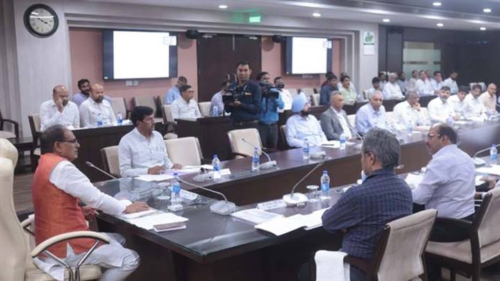 सिंचाई परियोजनाओं के कार्य में विलम्ब बर्दाशत नहीं होगा: मुख्यमंत्री श्री चौहान